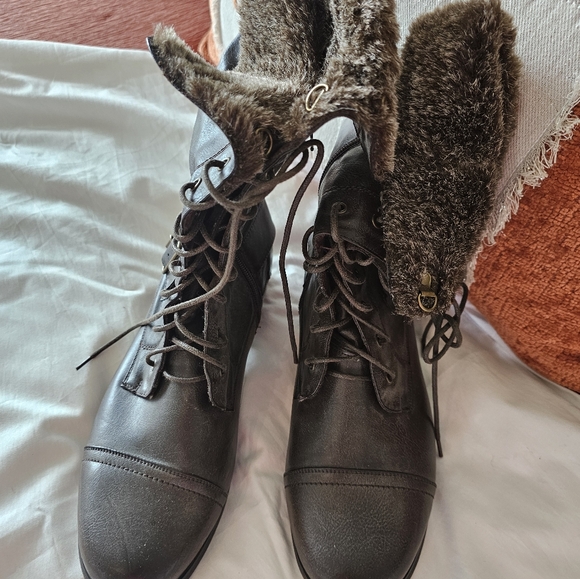 Hillary & Hansen Booties - Picture 3 of 6